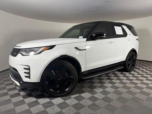 2024 Land Rover Discovery P300 Dynamic SE