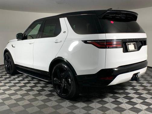 2024 Land Rover Discovery P300 Dynamic SE