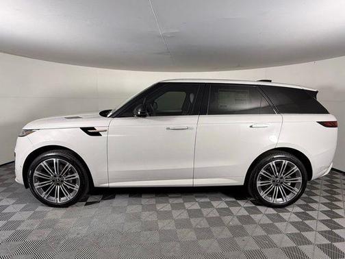 2025 Land Rover Range Rover Sport SE