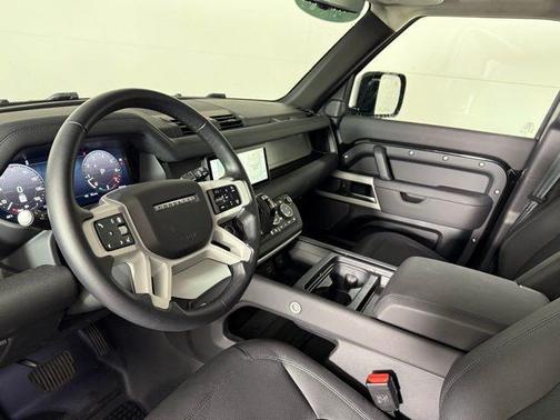 2024 Land Rover Defender 110 P300