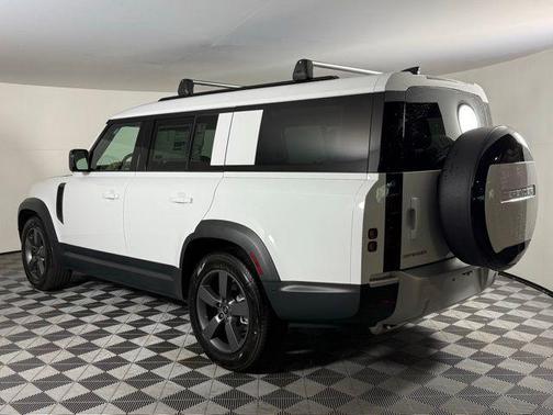 2025 Land Rover Defender 130 P400 S
