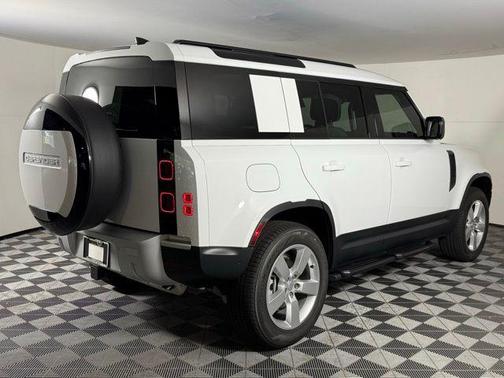 2025 Land Rover Defender 110 P300