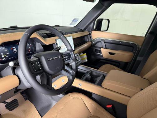 2025 Land Rover Defender 110 P300