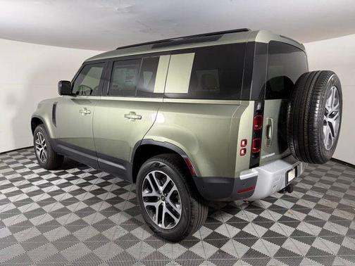 2025 Land Rover Defender 110 P300