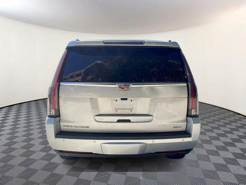 2019 Cadillac Escalade Luxury