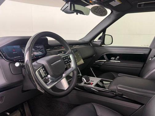 Santorini Black Metallic 2025 Land Rover Range Rover P400 SE 7 Seat