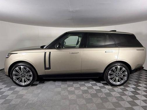 2025 Land Rover Range Rover P400 SE