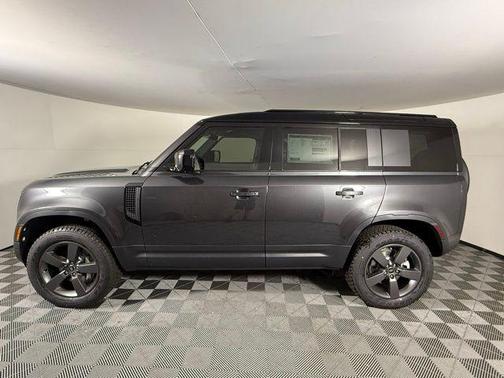 2025 Land Rover Defender 110 P300