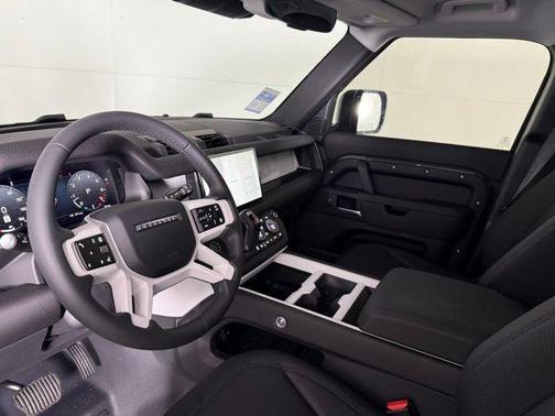 2025 Land Rover Defender 110 P300