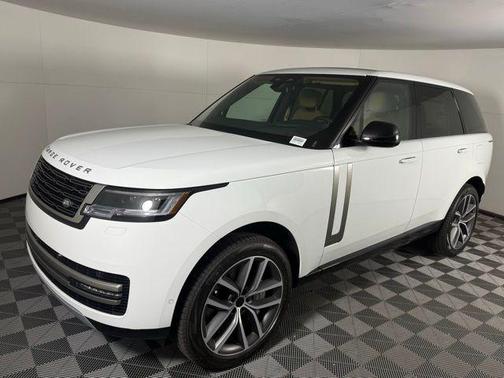 2026 Land Rover Range Rover P550e SE