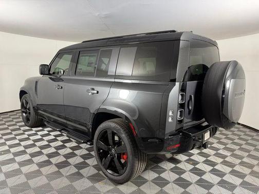 2025 Land Rover Defender 110 P400 X