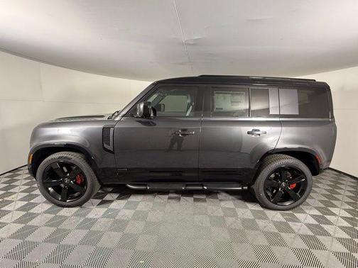2025 Land Rover Defender 110 P400 X