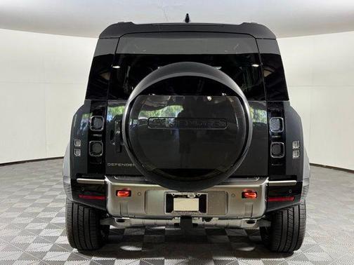 2025 Land Rover Defender 110 P400 X