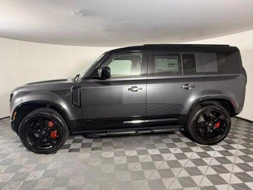 2025 Land Rover Defender 110 P400 X