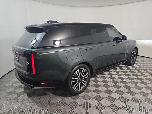 2023 Land Rover Range Rover P530 SE