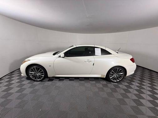 2015 INFINITI Q60 S
