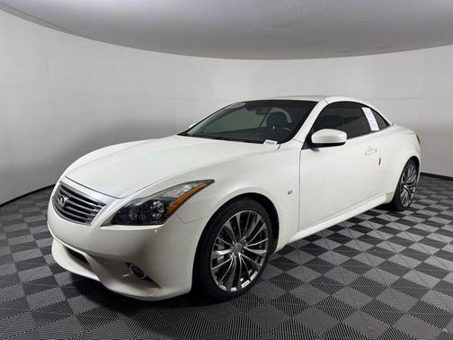2015 INFINITI Q60 S