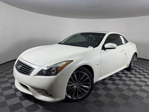 2015 INFINITI Q60 S