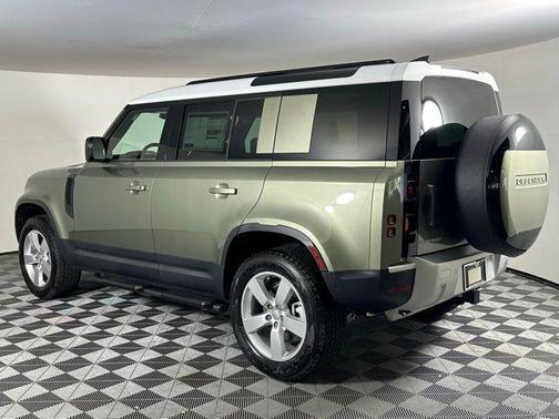2025 Land Rover Defender 110 P300