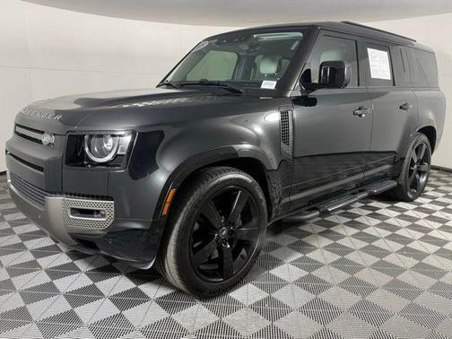 2025 Land Rover Defender 130 P400 X-Dynamic SE