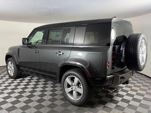 2025 Land Rover Defender 110 P500 X-Dynamic SE