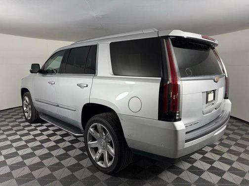 2017 Cadillac Escalade Luxury