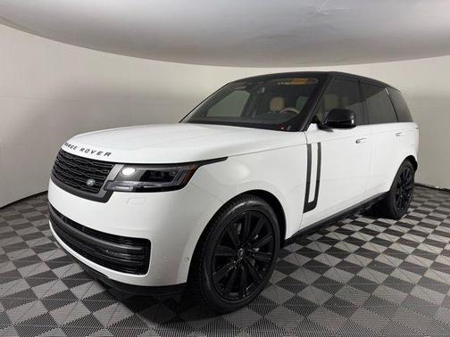 2025 Land Rover Range Rover P550e SE
