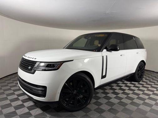 2025 Land Rover Range Rover P550e SE