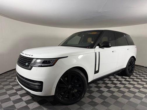 2025 Land Rover Range Rover P550e SE