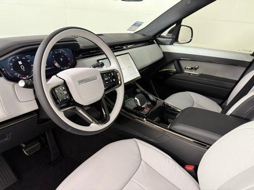 2025 Land Rover Range Rover Sport SE