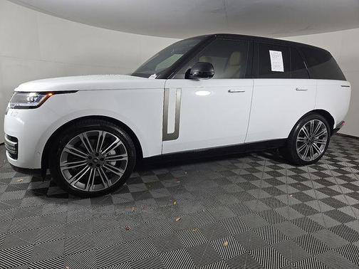 2025 Land Rover Range Rover P530 SE