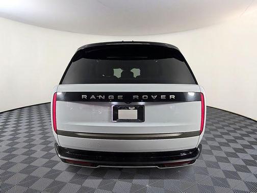 2025 Land Rover Range Rover P530 SE