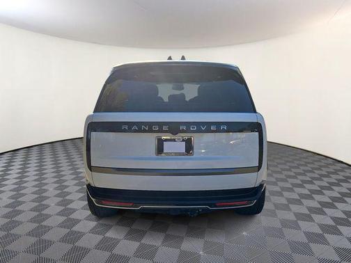 2025 Land Rover Range Rover P530 SE