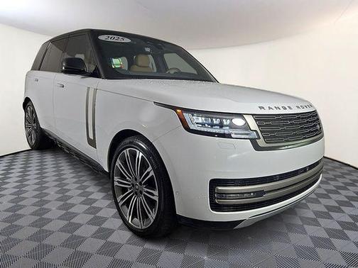 2025 Land Rover Range Rover P530 SE