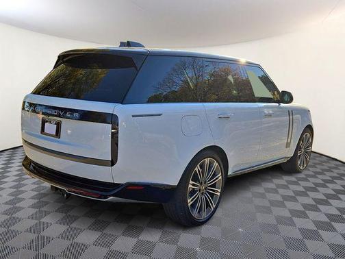 2025 Land Rover Range Rover P530 SE
