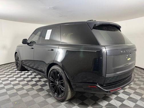 2023 Land Rover Range Rover P530 SE