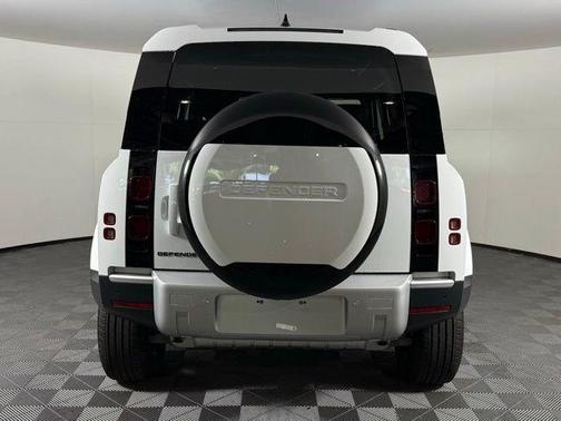 2025 Land Rover Defender 90 P300 S