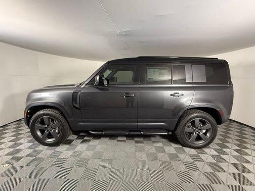 2025 Land Rover Defender 110 P300