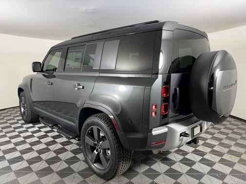 2025 Land Rover Defender 110 P300