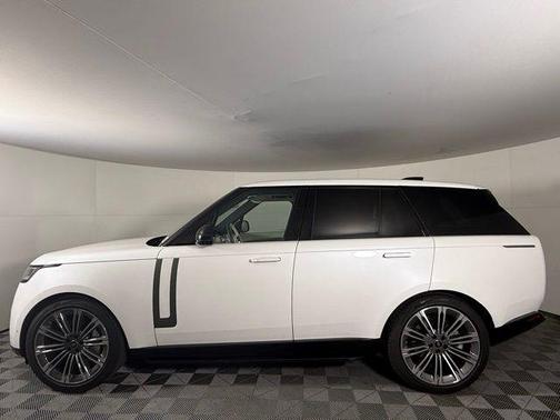 2024 Land Rover Range Rover P530 SE