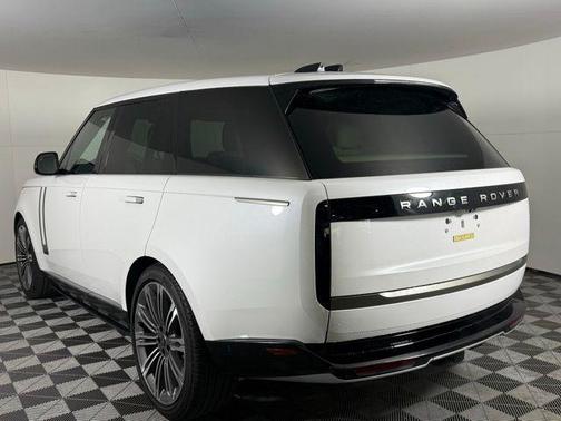 2024 Land Rover Range Rover P530 SE
