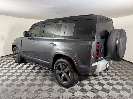 2025 Land Rover Defender 110 P300