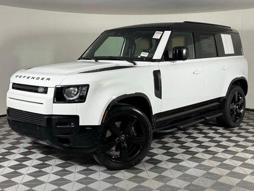 2025 Land Rover Defender 110 P400 X-Dynamic SE