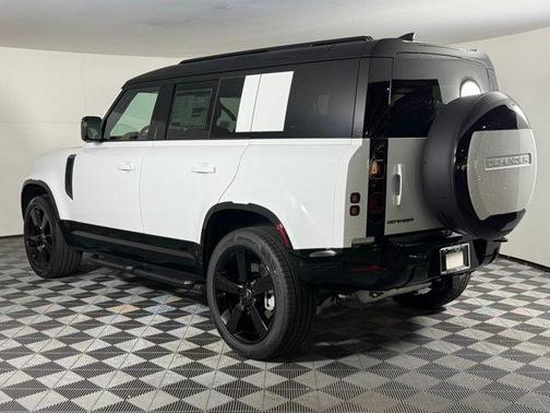 2025 Land Rover Defender 110 P400 X-Dynamic SE