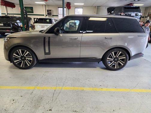 2023 Land Rover Range Rover P400 SE
