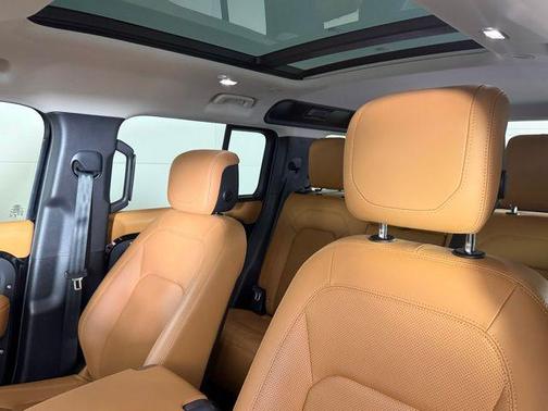 2024 Land Rover Defender 110 P300