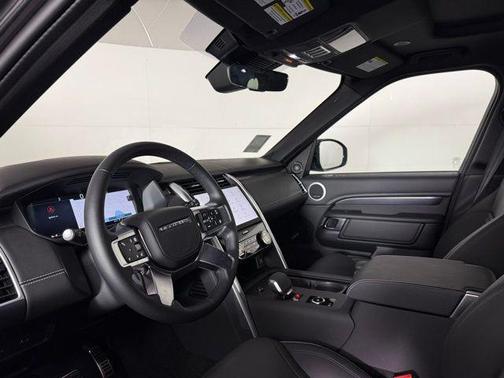 2025 Land Rover Discovery P360 Metropolitan Edition