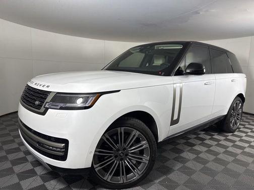 2025 Land Rover Range Rover P530 SE