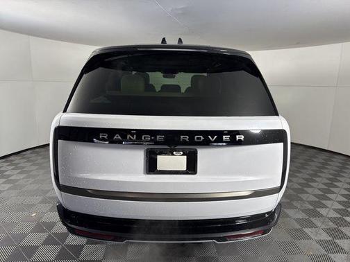 2025 Land Rover Range Rover P530 SE