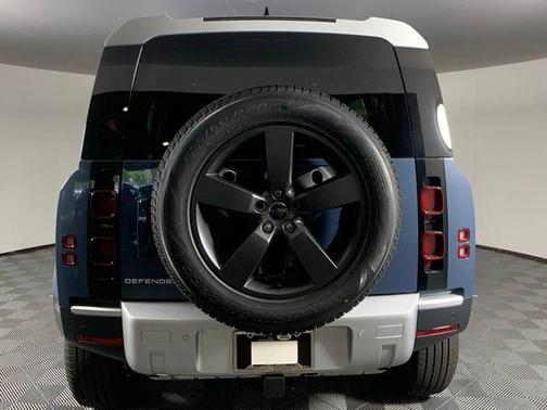 2024 Land Rover Defender 110 P300